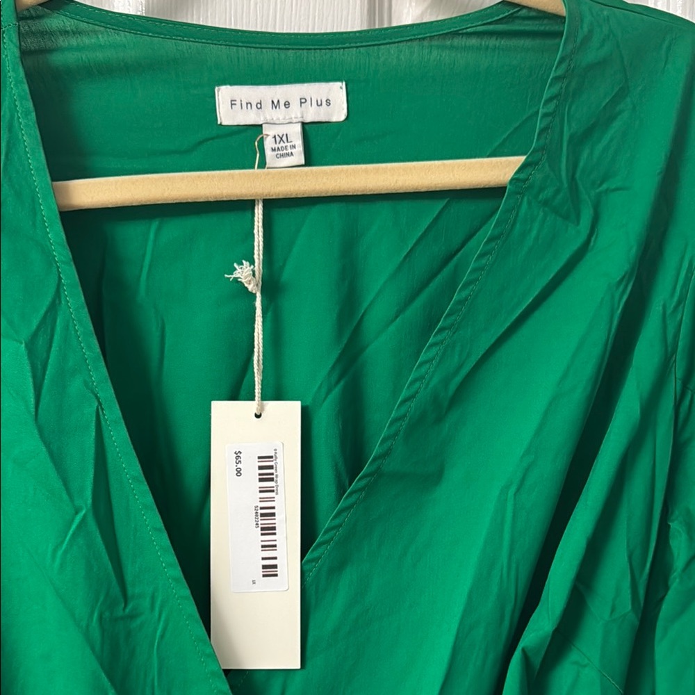 Find Me Plus size 1XL Green Puff Sleeve Wrap Dress boutique NWT - Picture 2 of 3